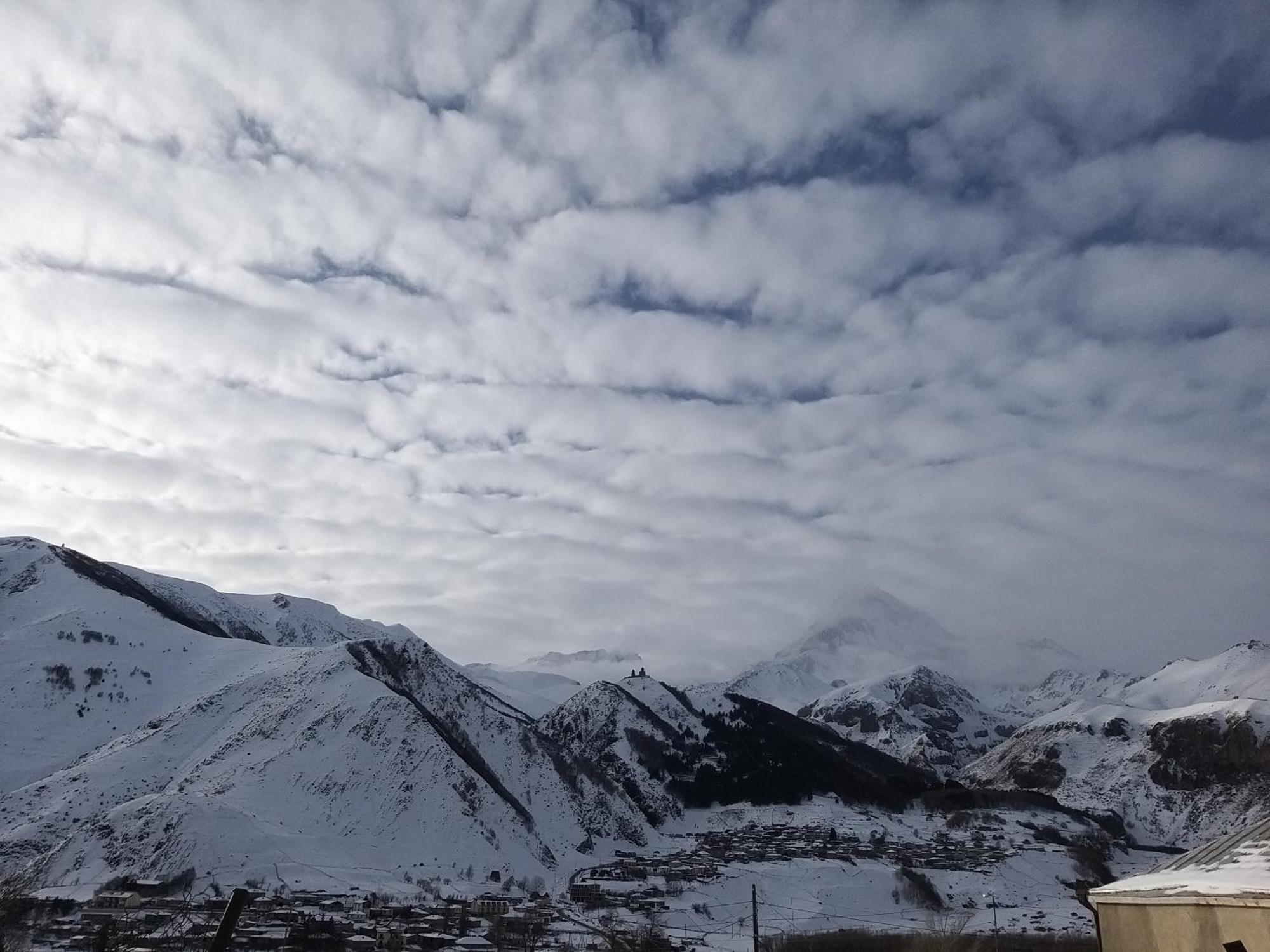 Emotion Kazbegi Apartment Bilik gambar