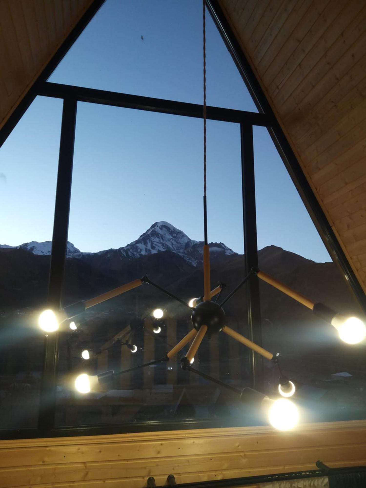 Emotion Kazbegi Apartment Bilik gambar