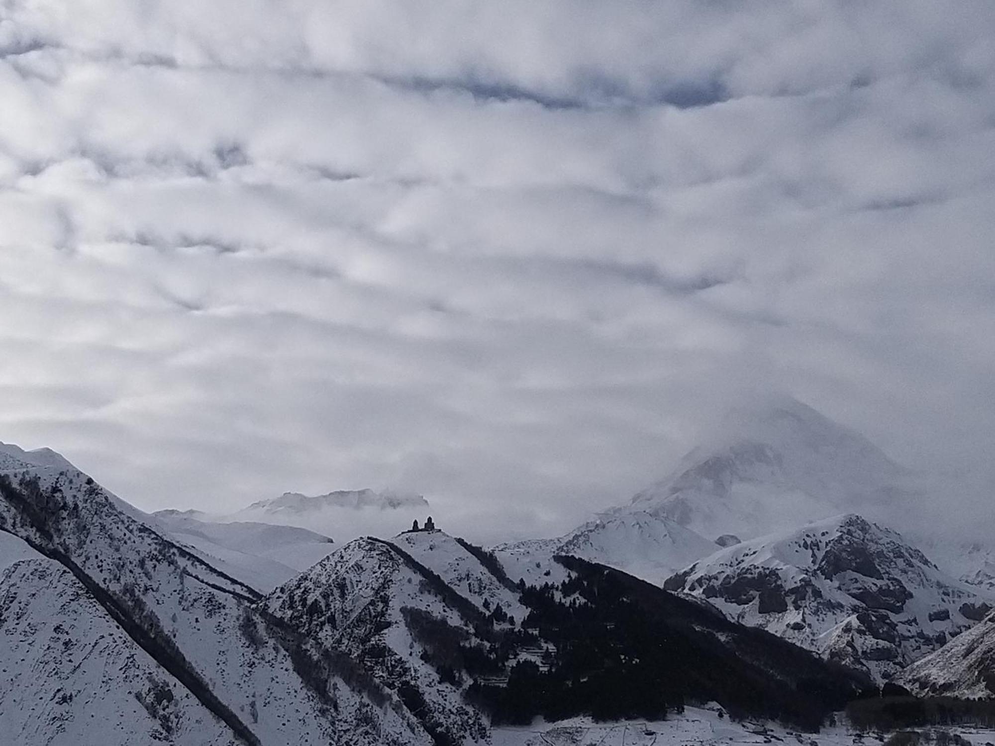 Emotion Kazbegi Apartment Bilik gambar