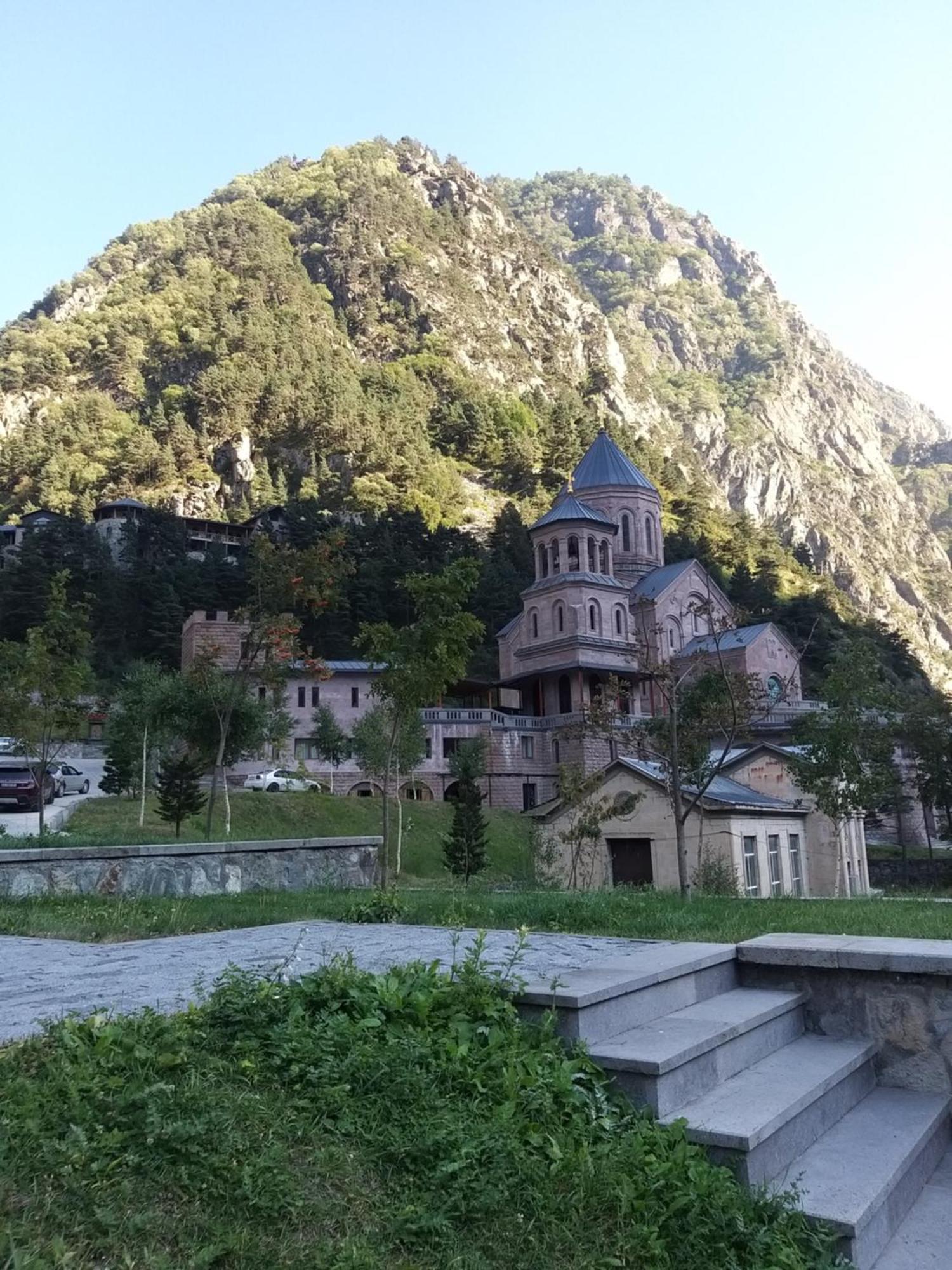 Emotion Kazbegi Apartment Bilik gambar