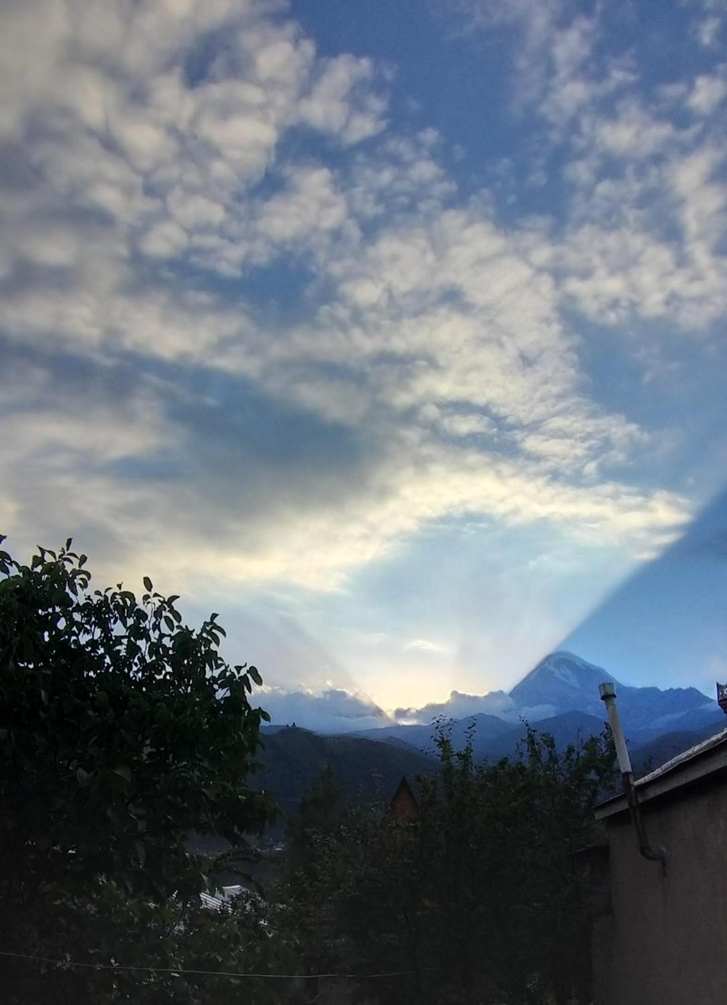 Emotion Kazbegi Apartment Luaran gambar